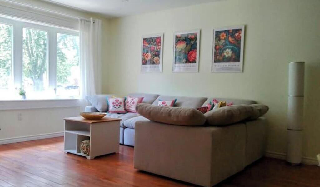 Photo of Livingroom in Port Dover