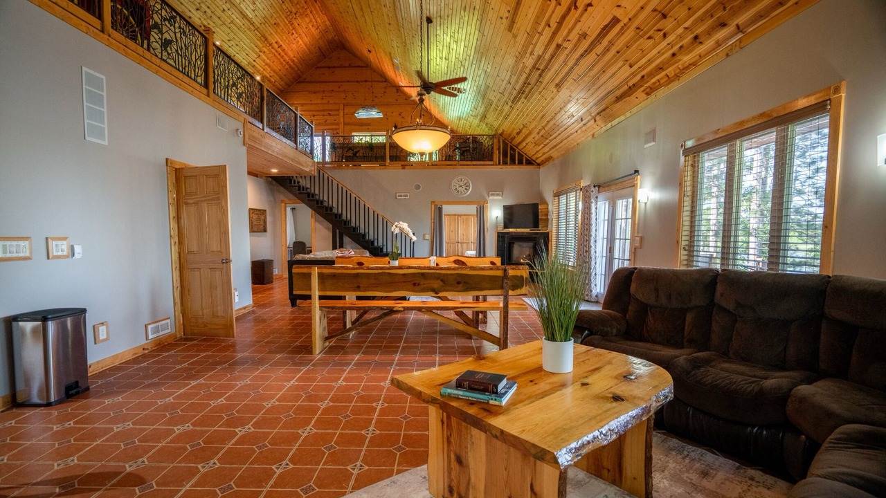 Photo of Livingroom in Backus