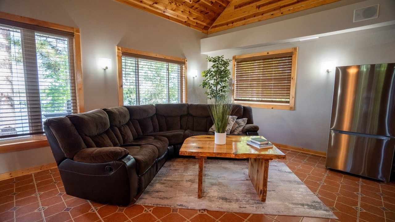 Photo of Livingroom in Backus