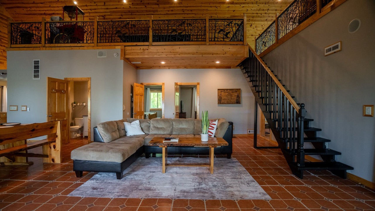 Photo of Livingroom in Backus