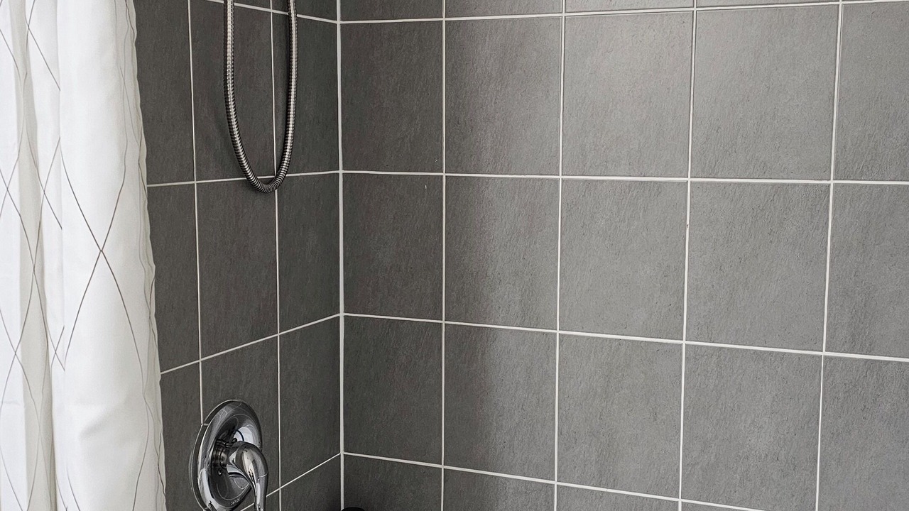 Photo of Bathroom in Earlscourt