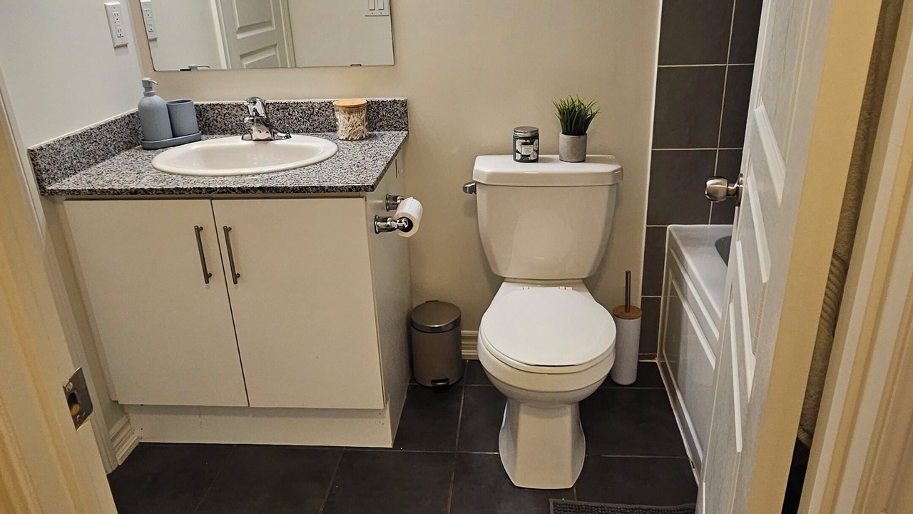 Photo of Bathroom in Earlscourt