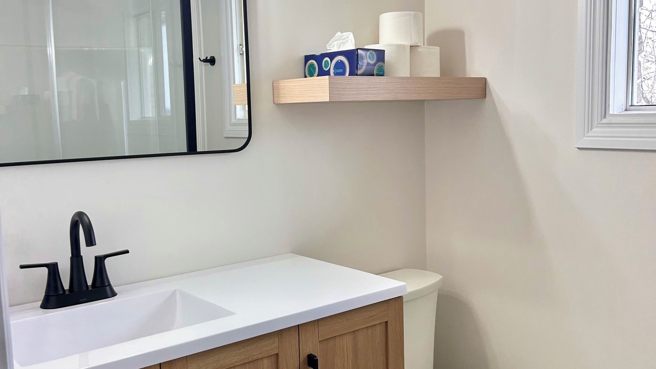 Photo of Bathroom in Waupoos