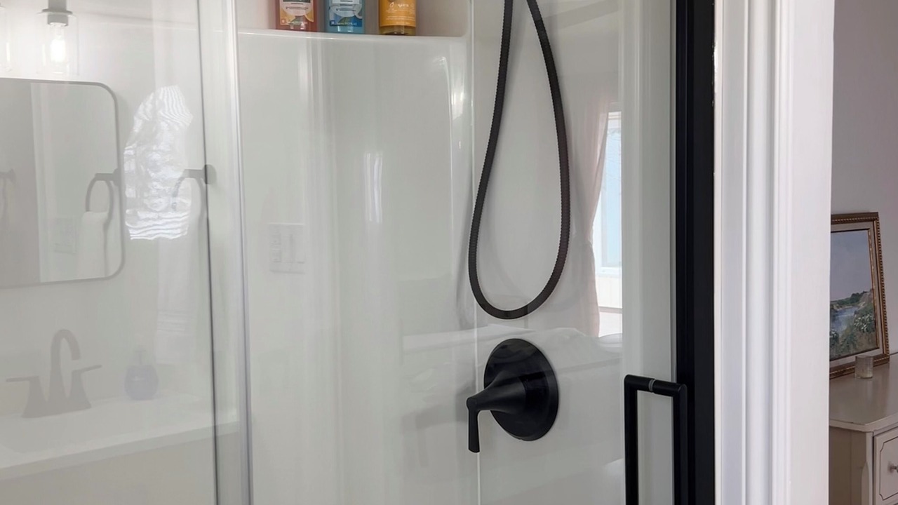 Photo of Bathroom in Waupoos