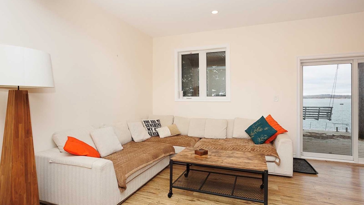 Photo of Livingroom in Roseneath