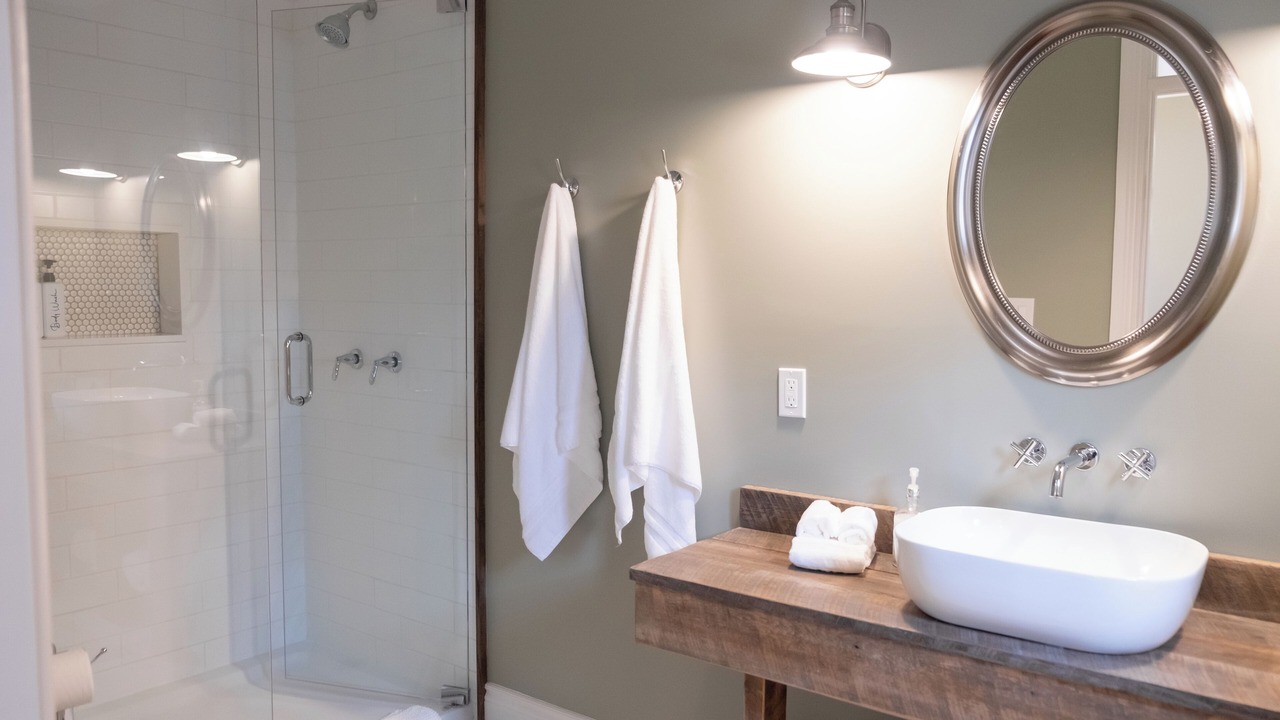 Photo of Bathroom in Port Rowan
