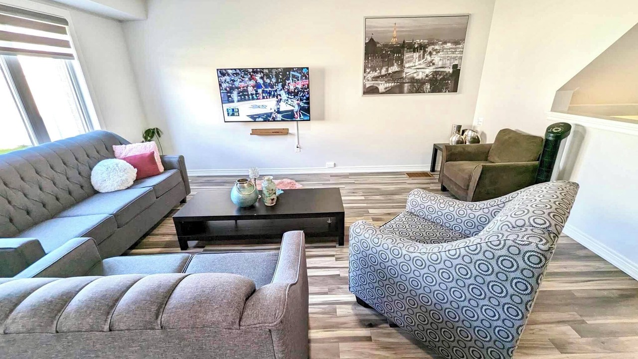 Photo of Livingroom in Thorold