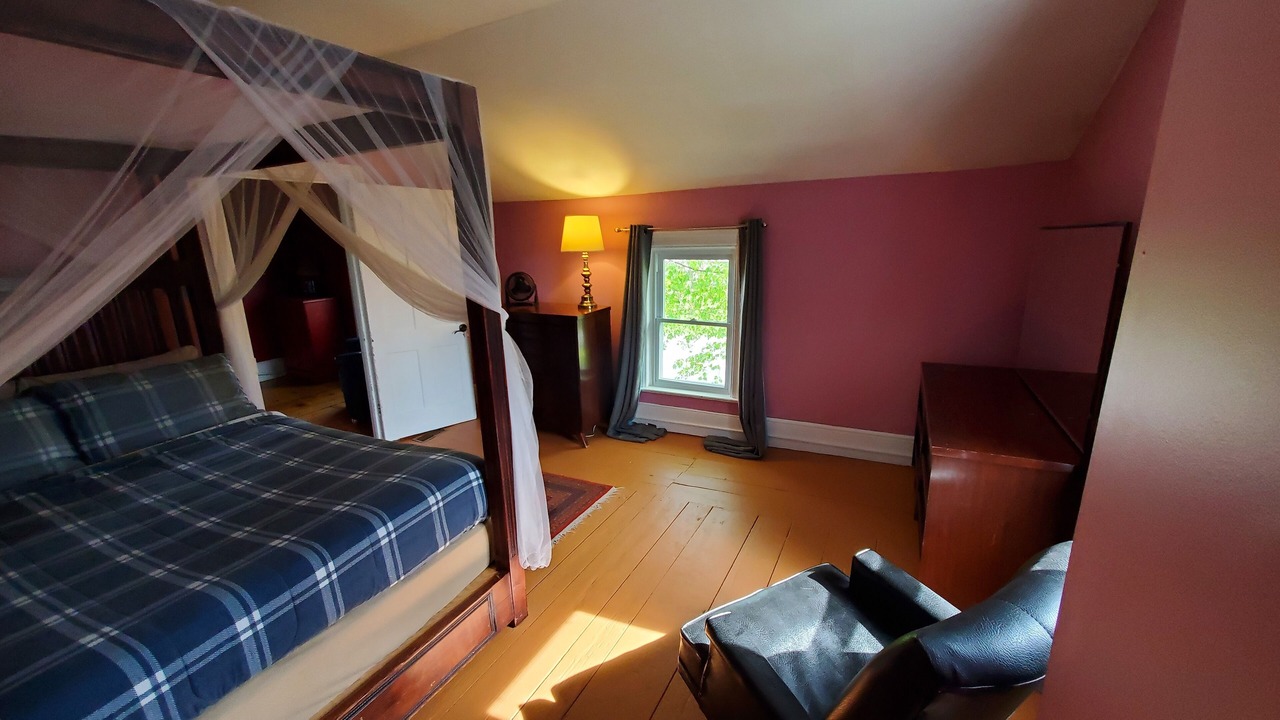 Photo of Bedroom in Greater Napanee