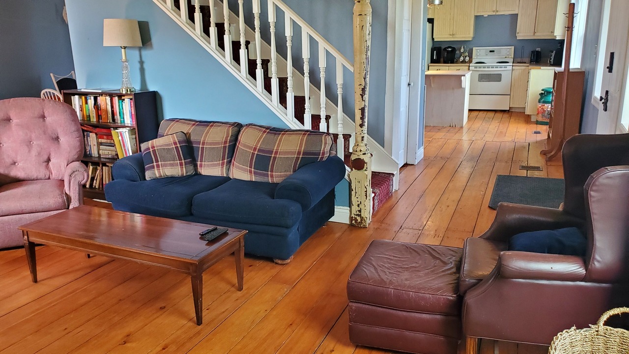 Photo of Livingroom in Greater Napanee