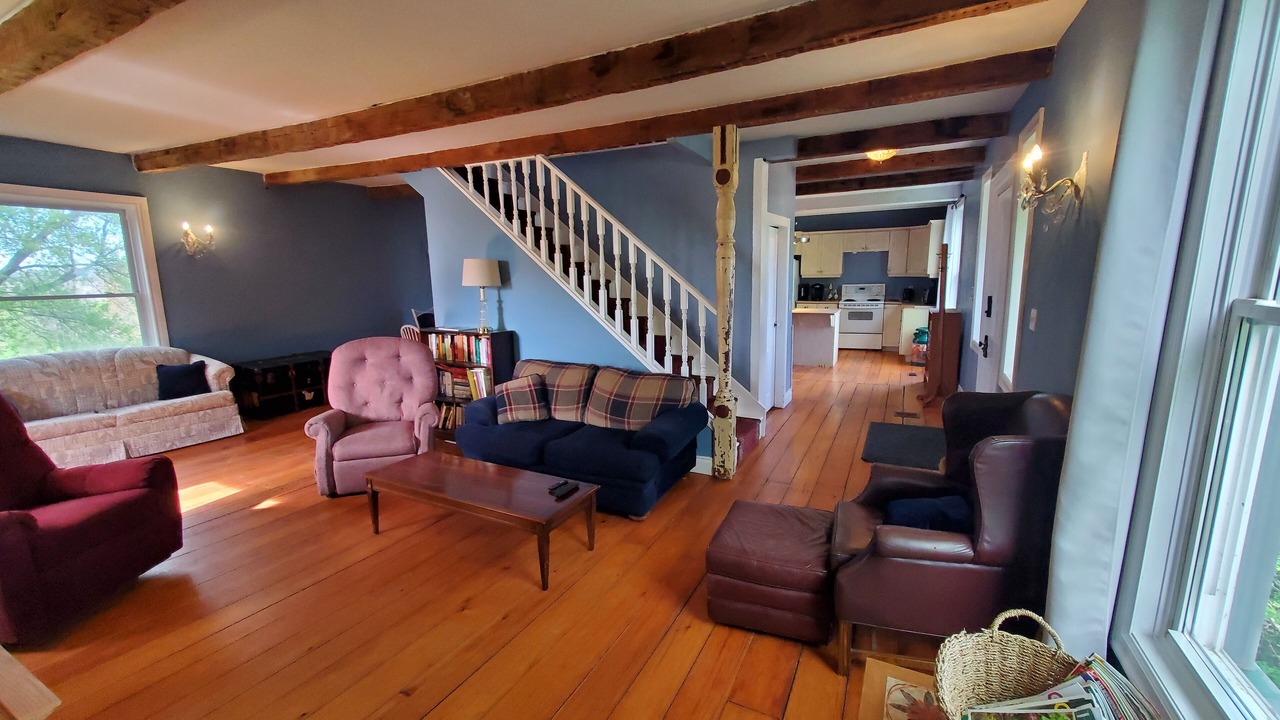 Photo of Livingroom in Greater Napanee