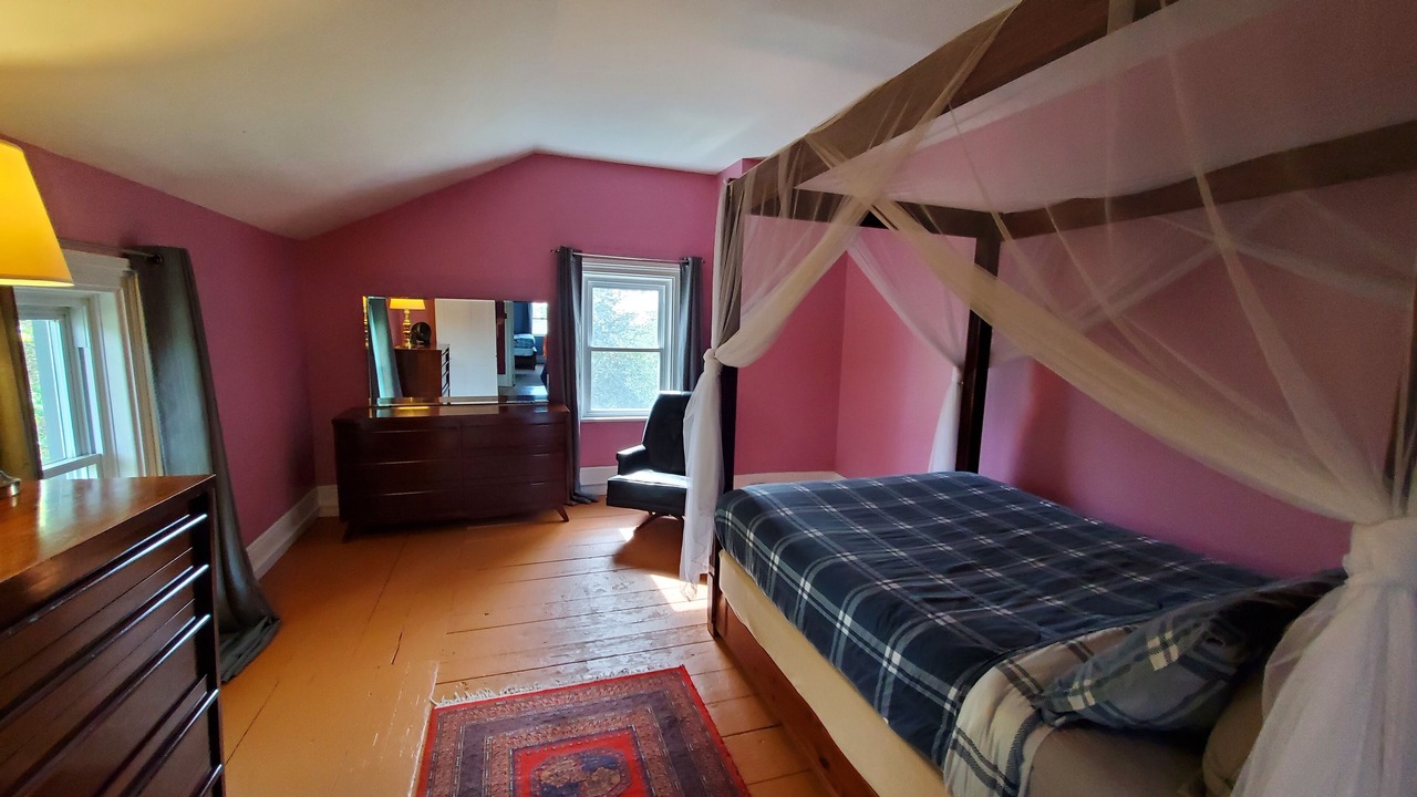Photo of Bedroom in Greater Napanee