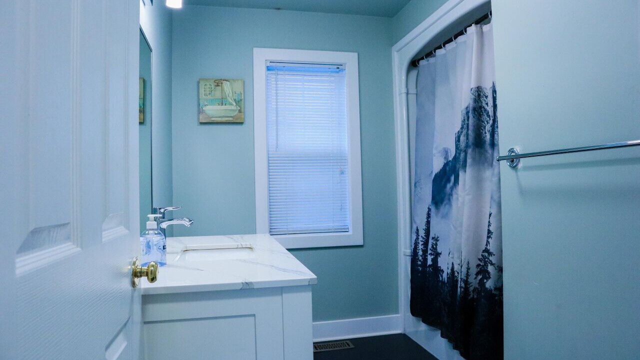 Photo of Bathroom in Port Dalhousie