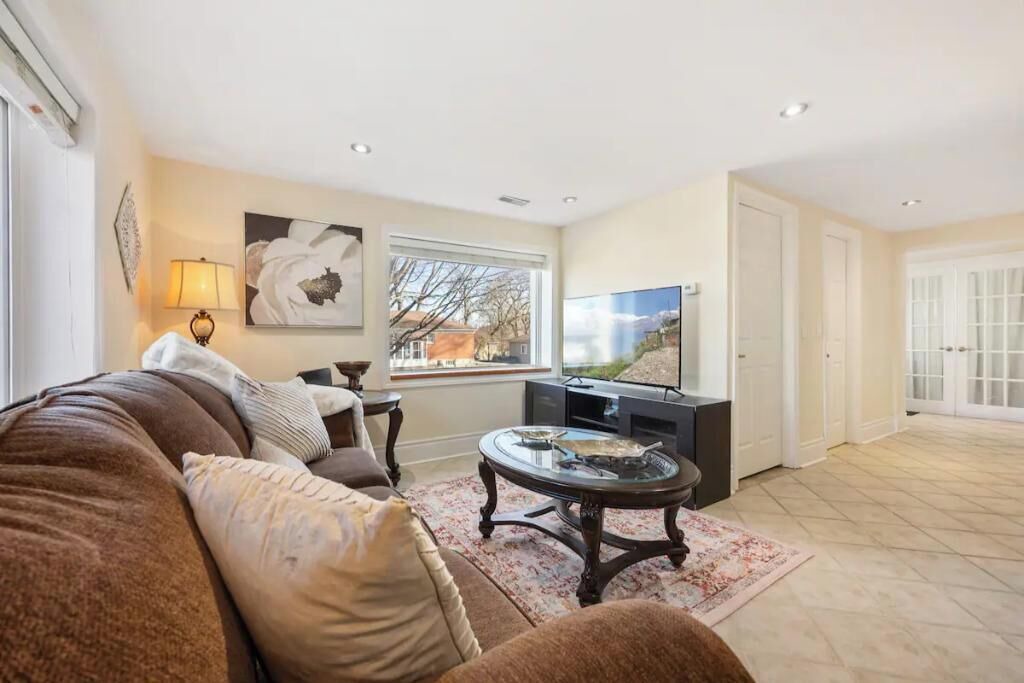 Photo of Livingroom in Thornhill