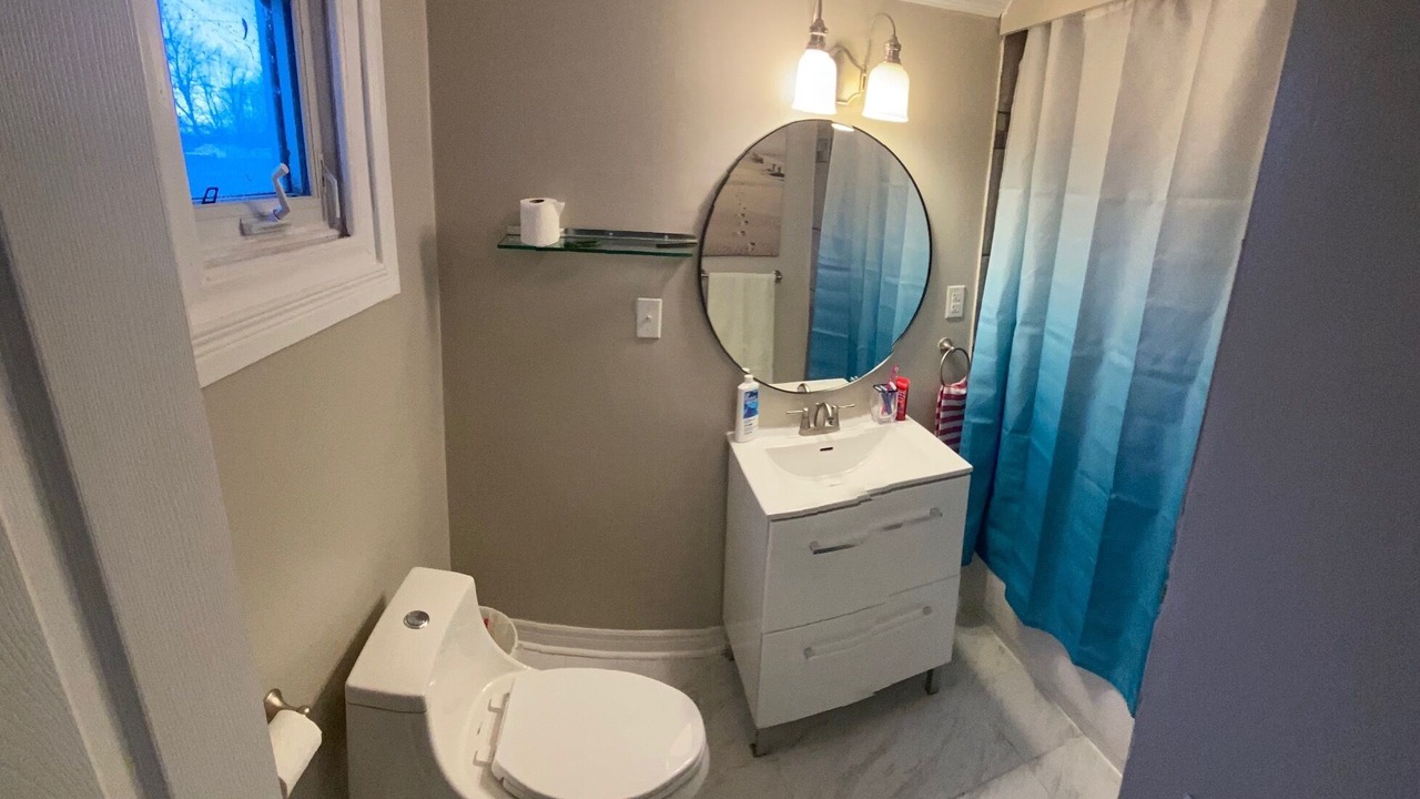 Photo of Bathroom in Fort Erie
