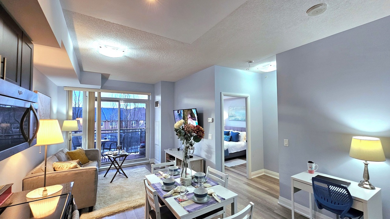 Photo of Livingroom in Thornhill