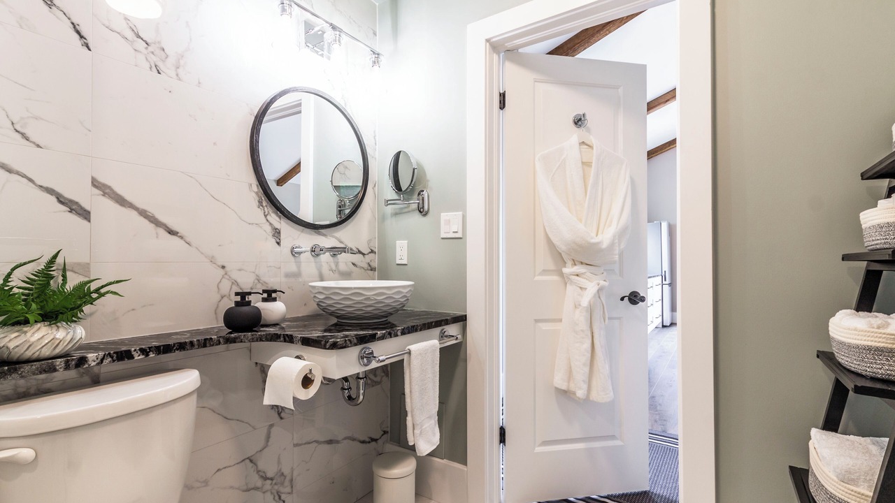 Photo of Bathroom in Normandale