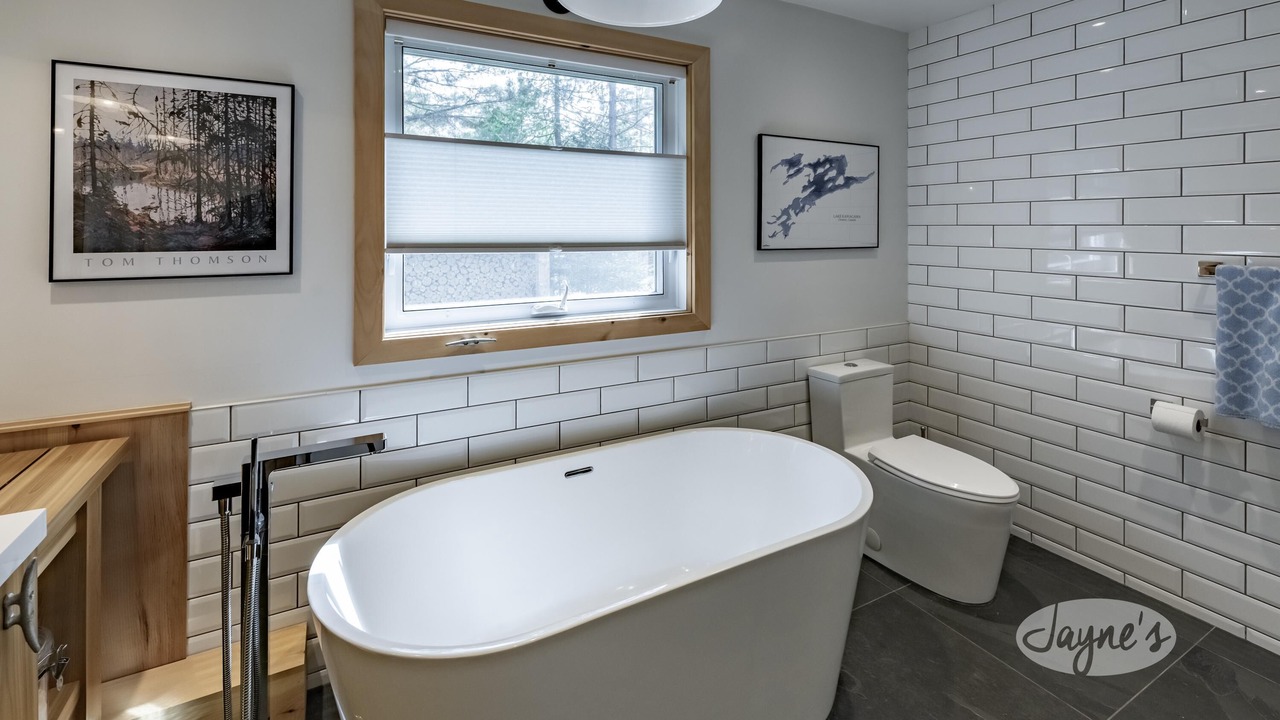 Photo of Bathroom in Algonquin Highlands