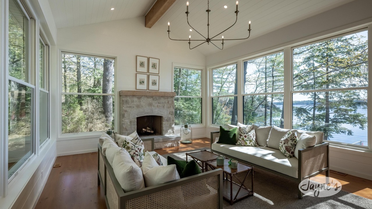 Photo of Livingroom in Muskoka Lakes
