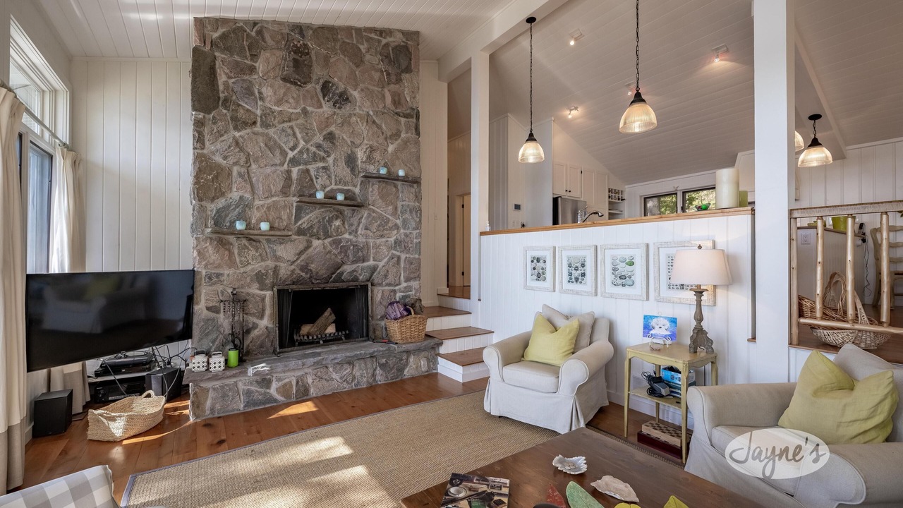 Photo of Livingroom in Muskoka Lakes