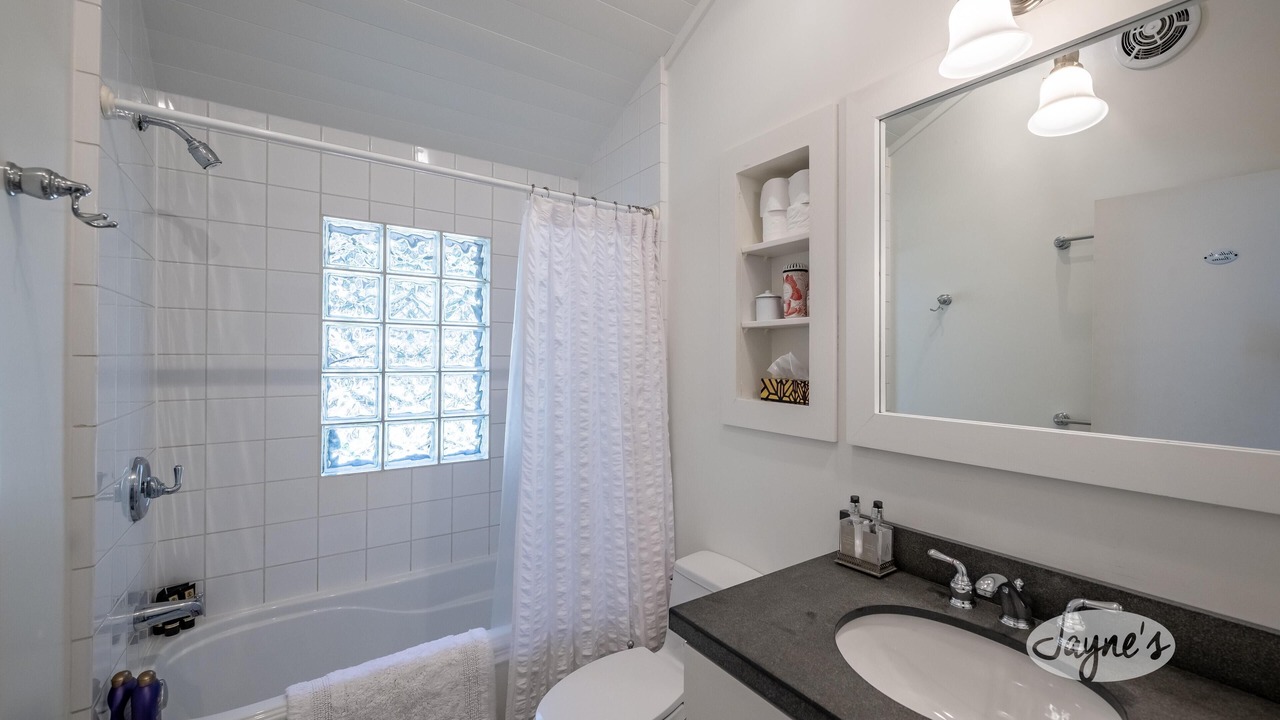 Photo of Bathroom in Muskoka Lakes