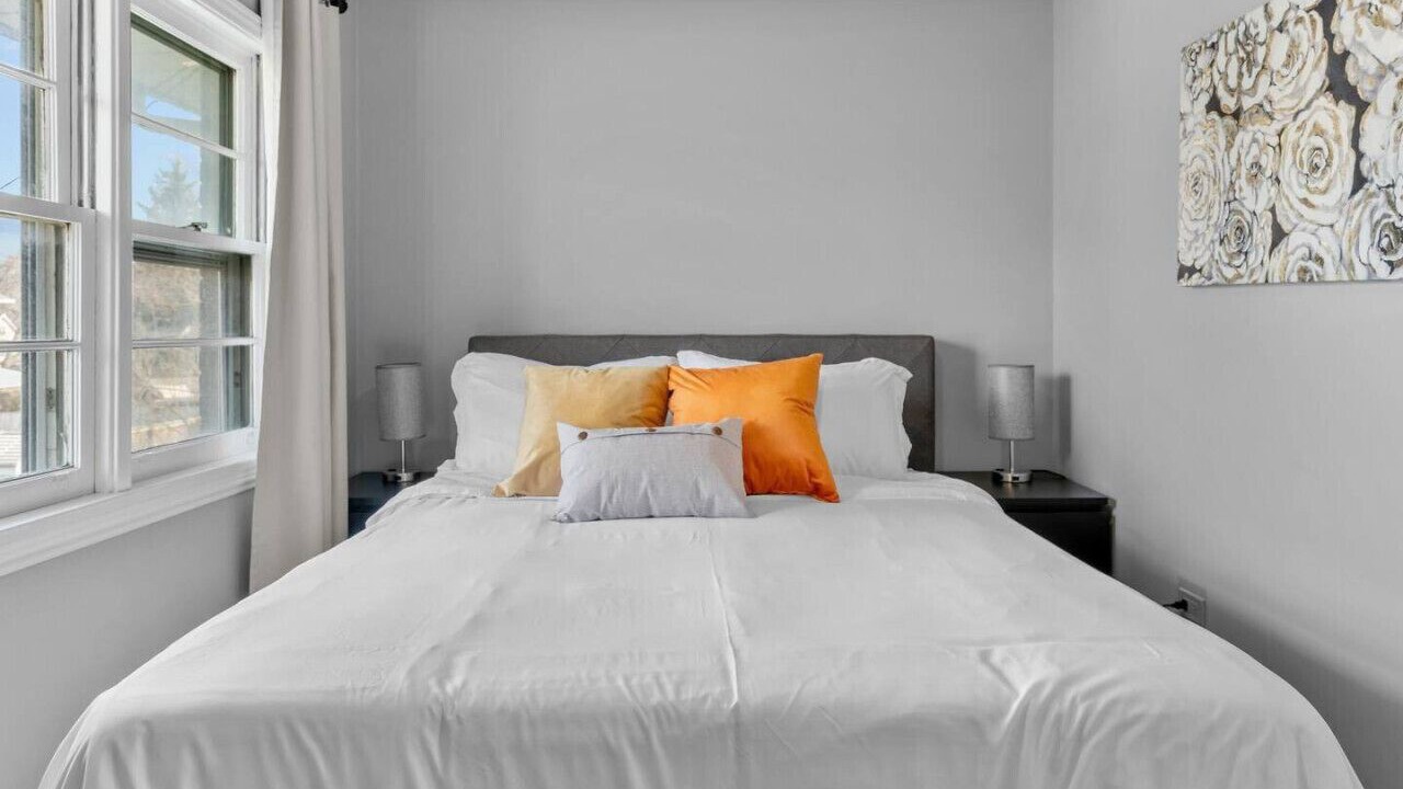 Photo of Bedroom in Bridgeview
