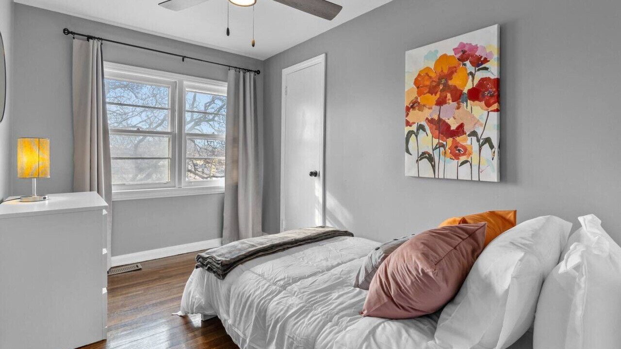 Photo of Bedroom in Bridgeview
