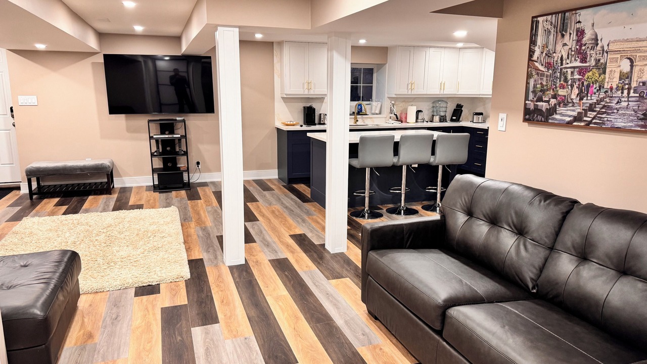 Photo of Livingroom in Ajax