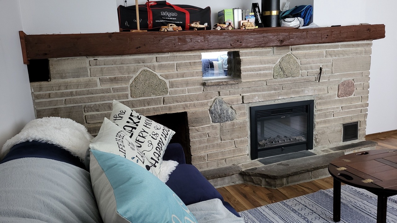 Photo of Livingroom in Shallow Lake