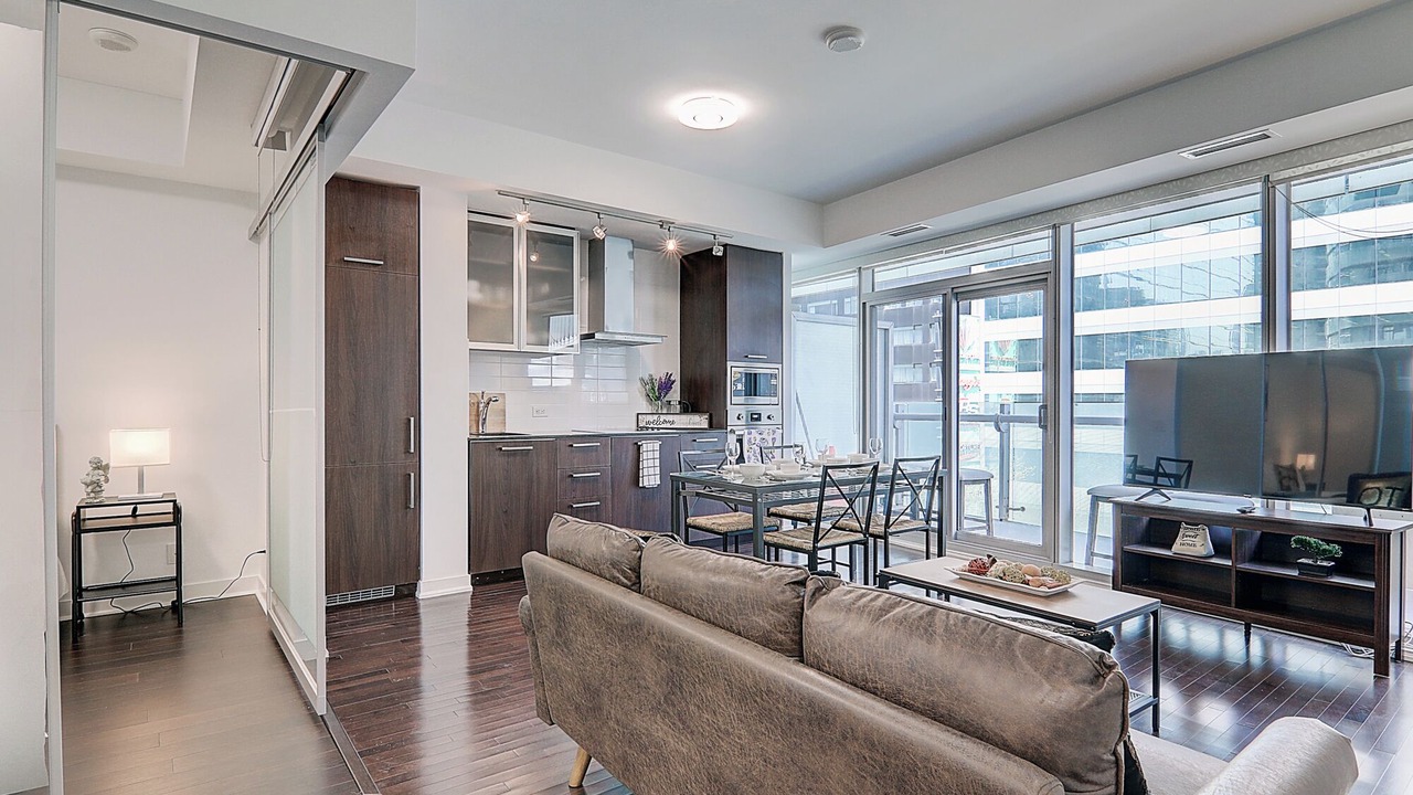Photo of Livingroom in Toronto Entertainment District