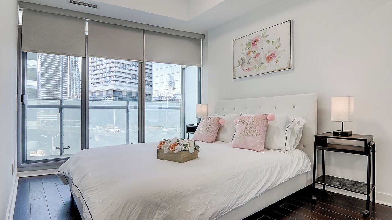 Photo of Bedroom in Toronto Entertainment District