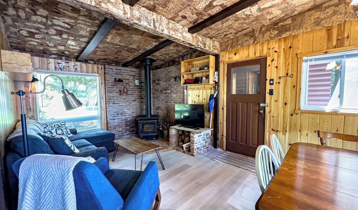 Photo of Livingroom in Minden Hills