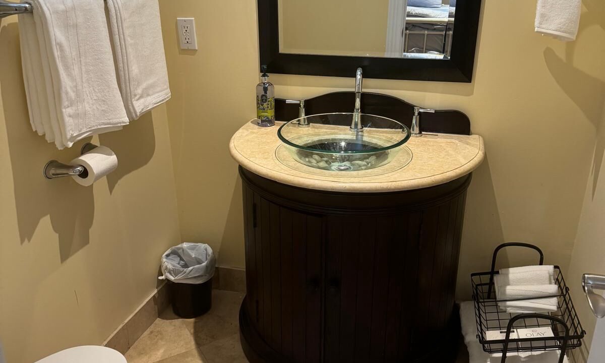 Photo of Bathroom in Clarkson-Lorne Park