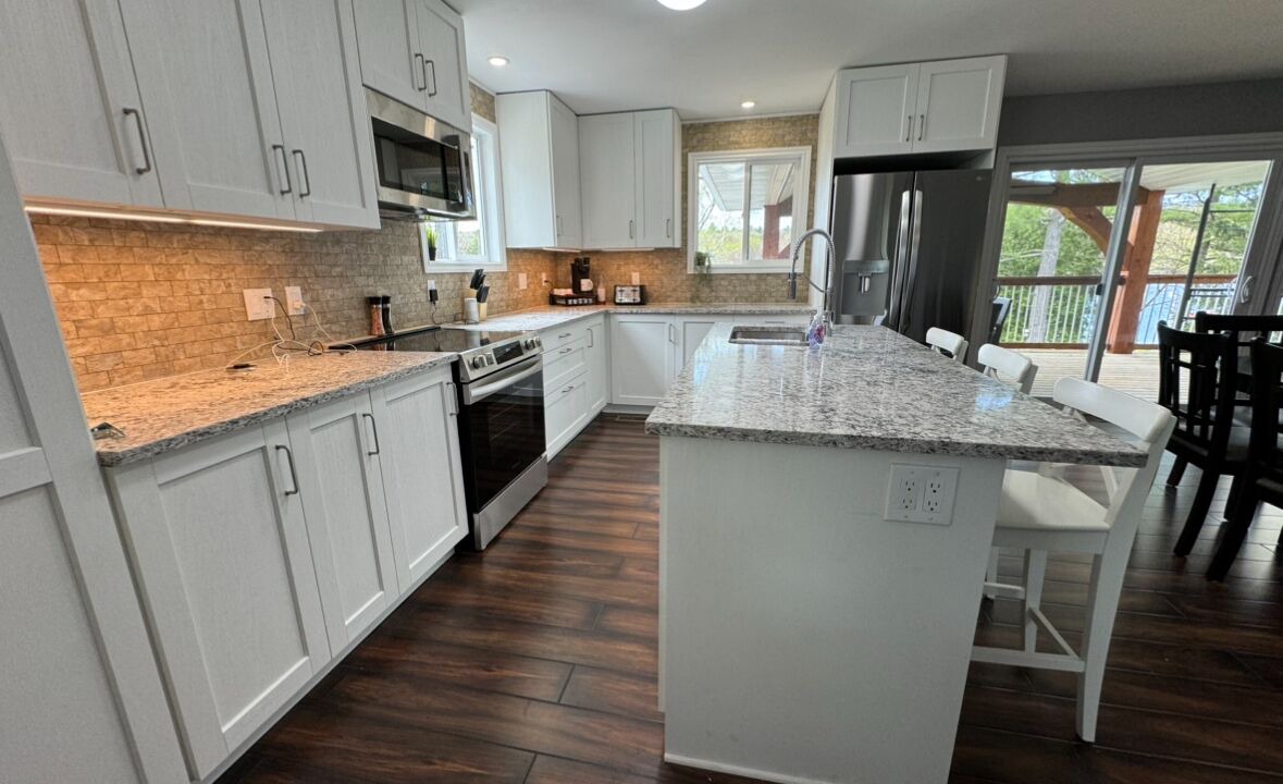 Photo of Kitchen in Front of Yonge