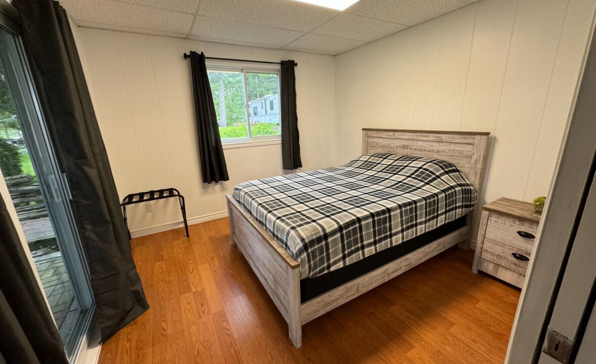 Photo of Bedroom in Front of Yonge