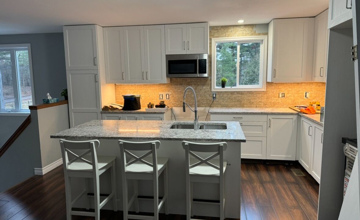 Photo of Kitchen in Front of Yonge