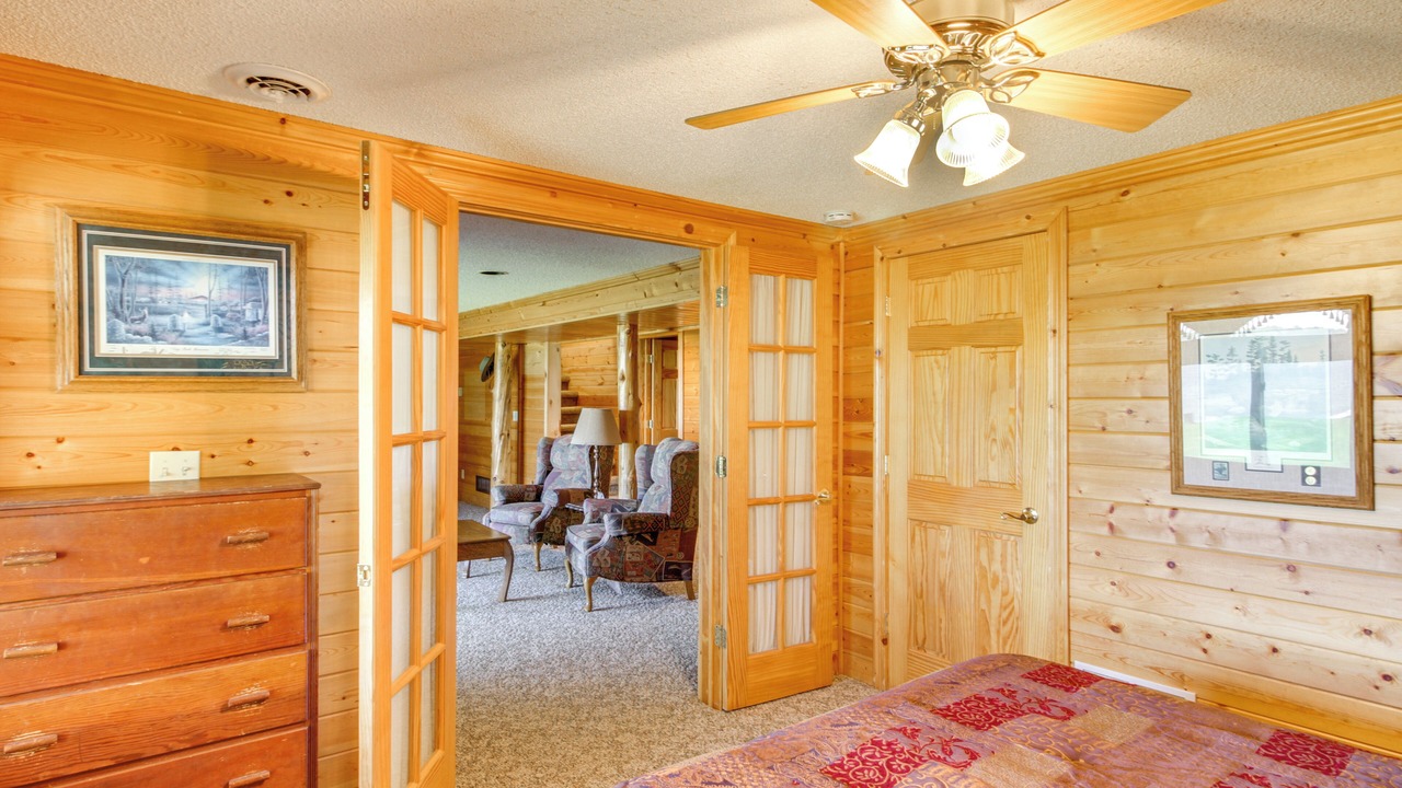 Photo of Bedroom in Emily