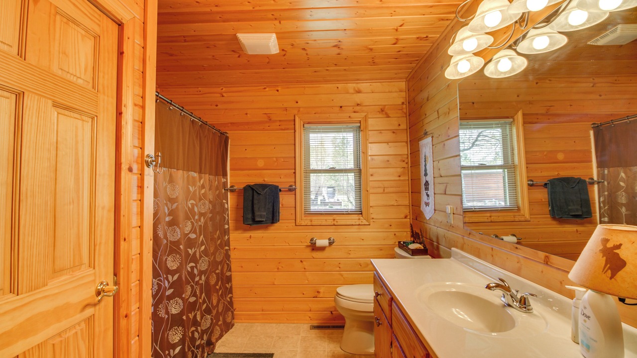 Photo of Bathroom in Emily