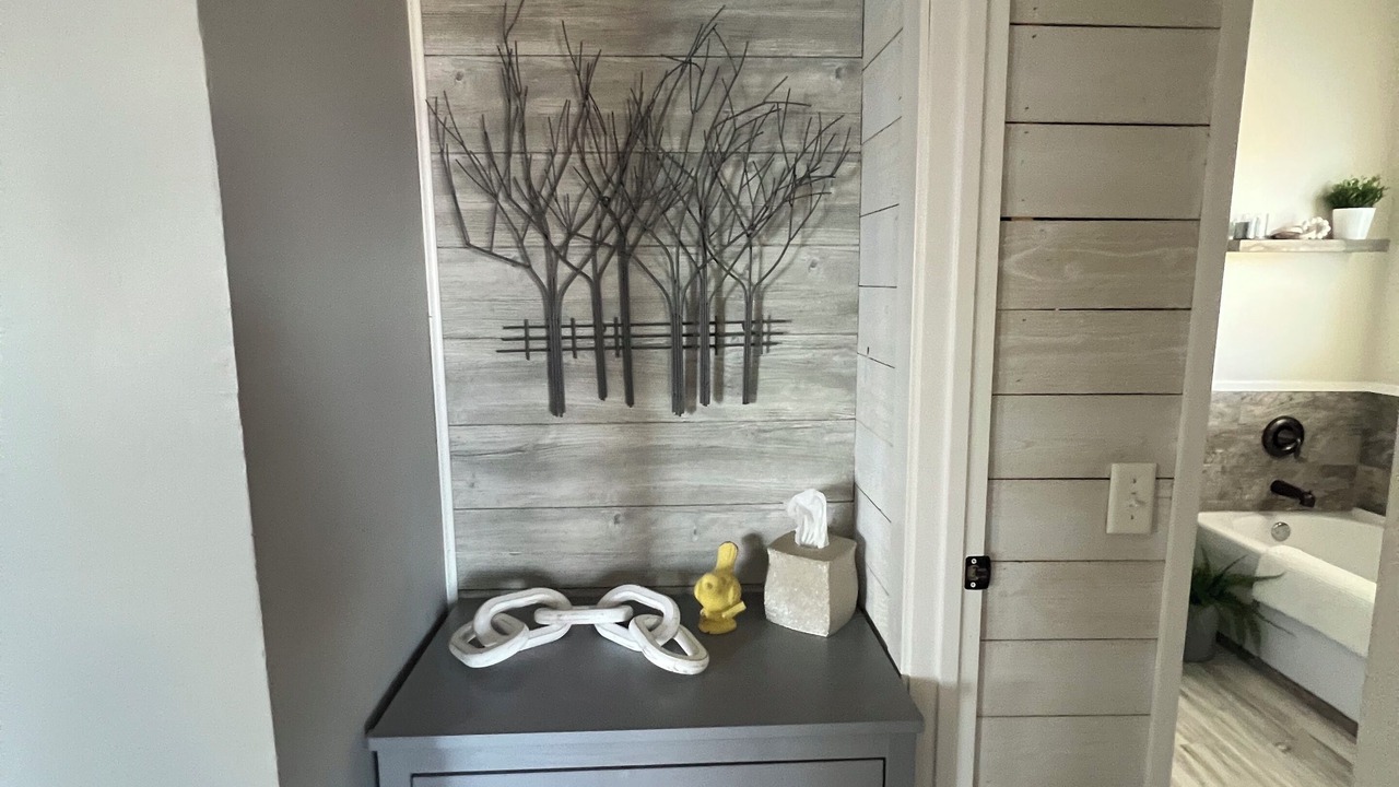 Photo of Bathroom in Maple Lake