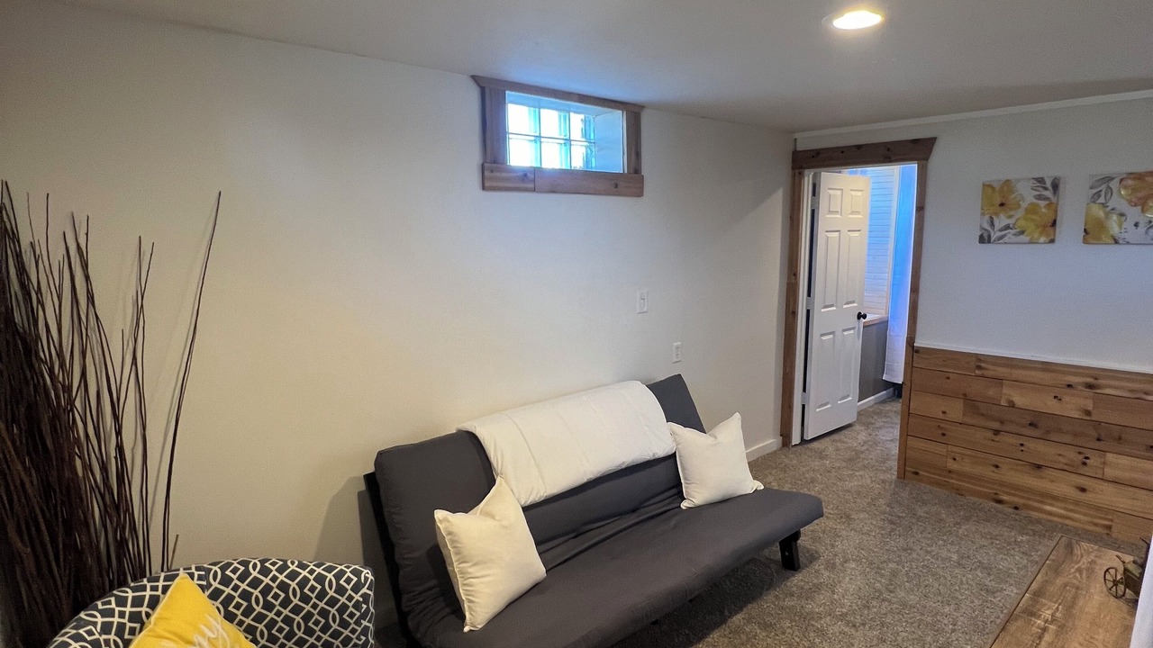 Photo of Livingroom in Maple Lake