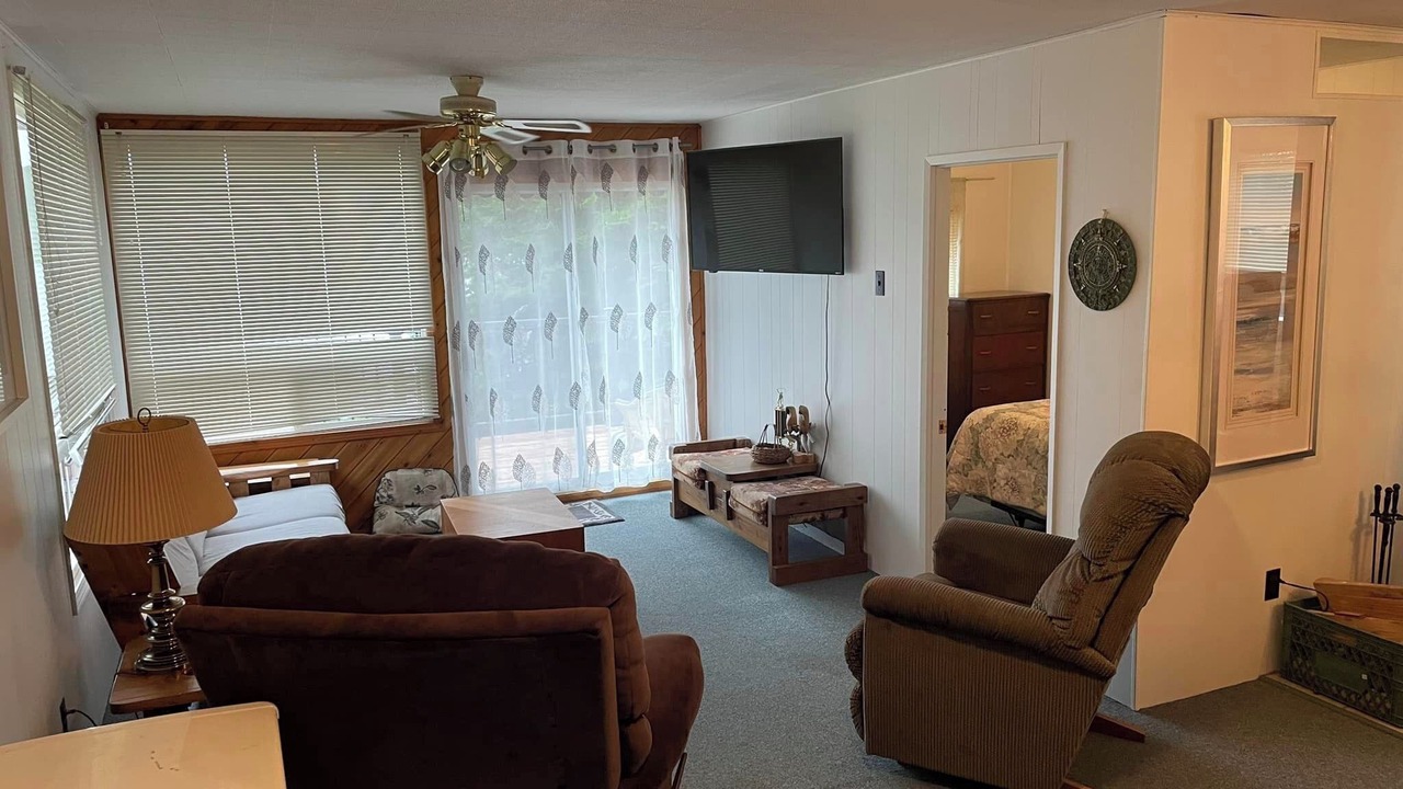 Photo of Livingroom in Unorganized Thunder Bay District