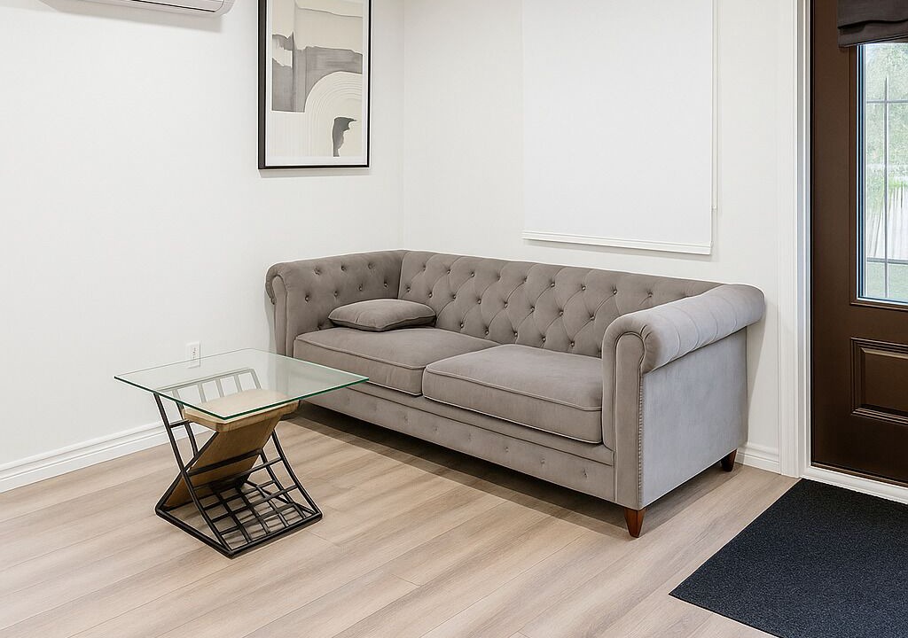 Photo of Livingroom in East Windsor