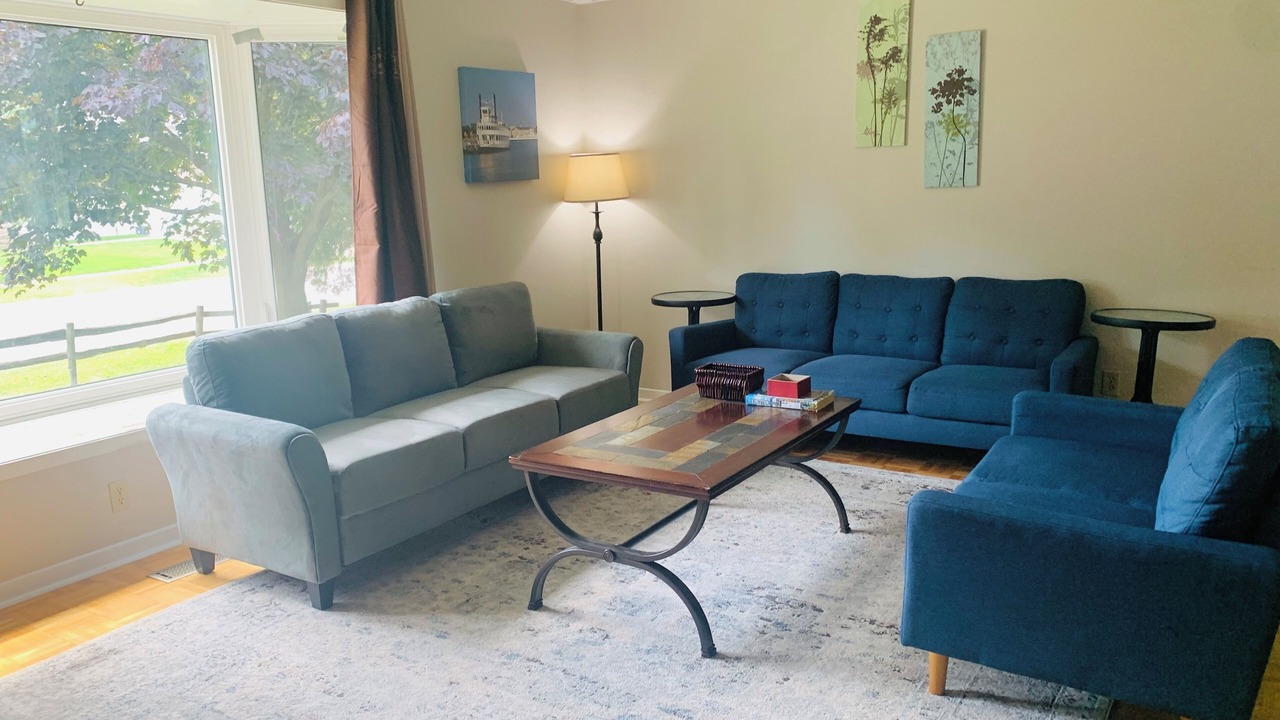 Photo of Livingroom in Bayridge West