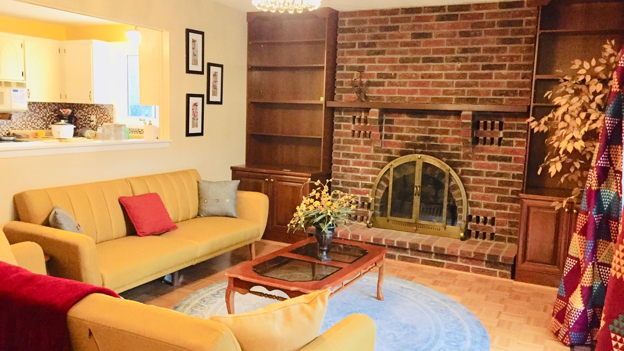 Photo of Livingroom in Bayridge West