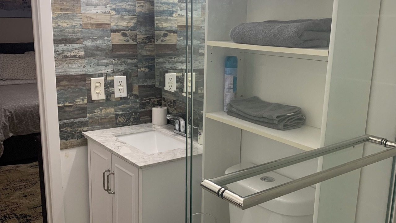 Photo of Bathroom in Bayridge West