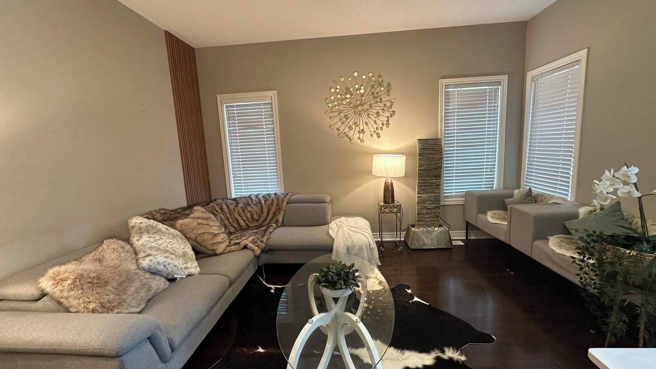 Photo of Livingroom in Durham Region