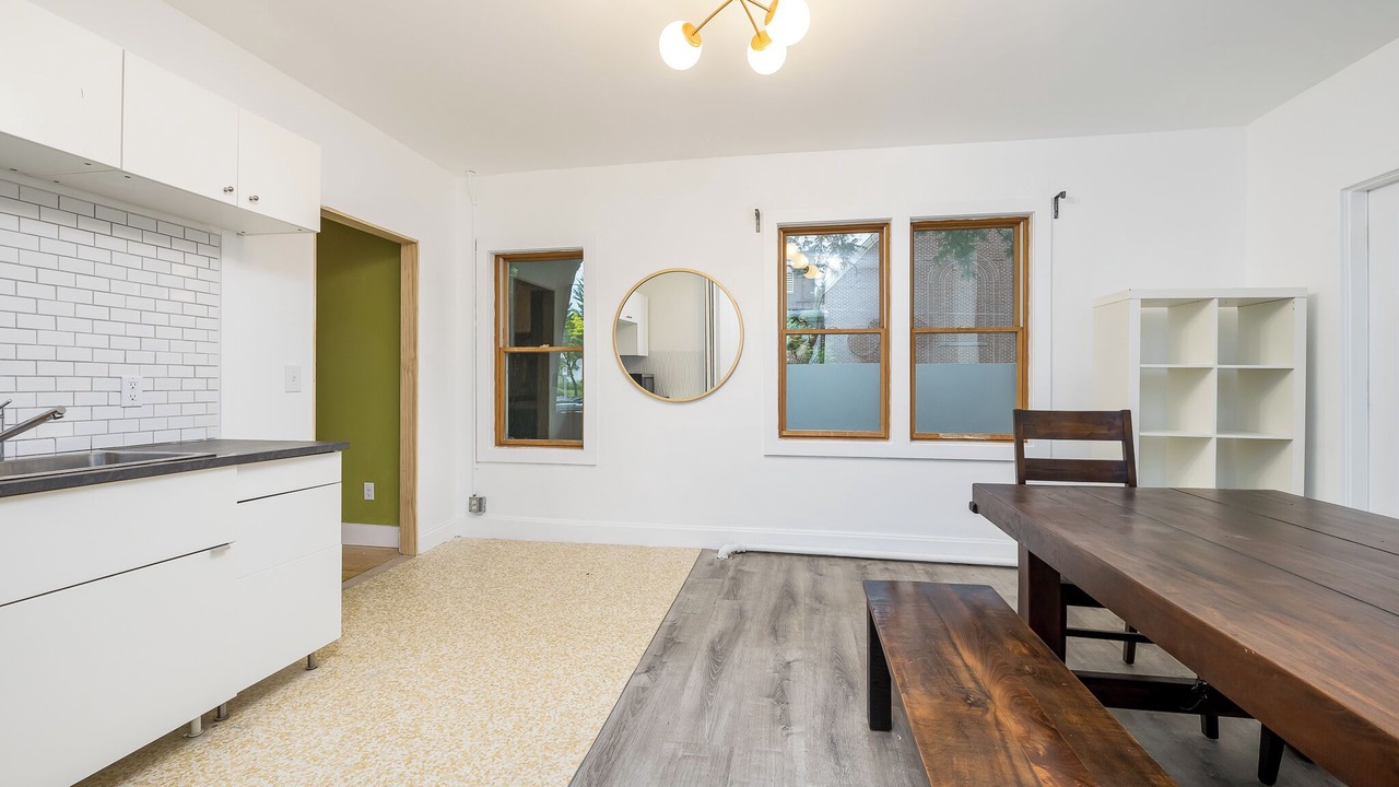Photo of Bedroom in Macalester - Groveland