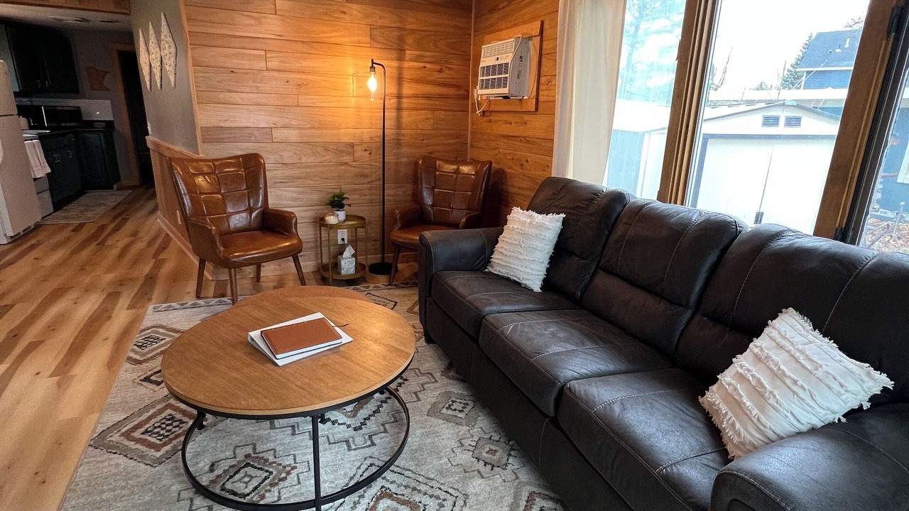 Photo of Livingroom in Center City