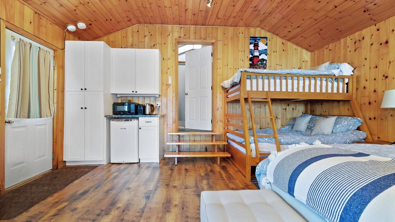 Photo of Bedroom in Bracebridge