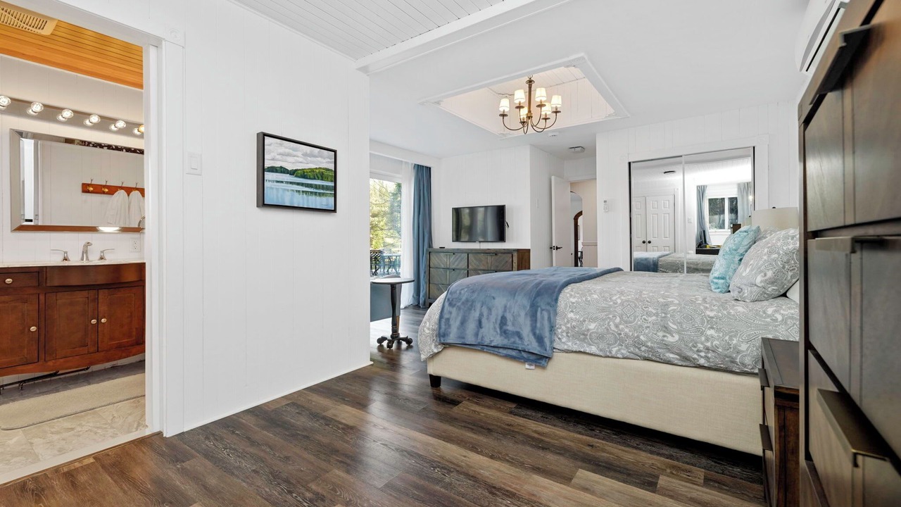 Photo of Bedroom in Bracebridge
