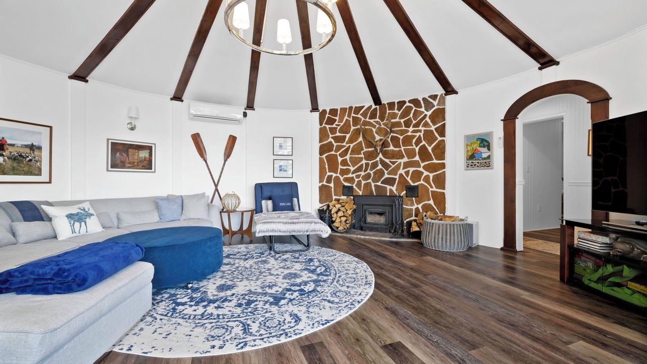 Photo of Livingroom in Bracebridge